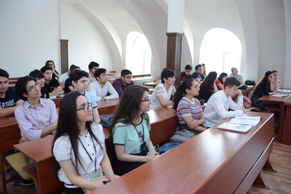 Yeddi yüz bal toplayan sumqayıtlı Cahan Həşimzadə bu universiteti seçdi - FOTOLAR