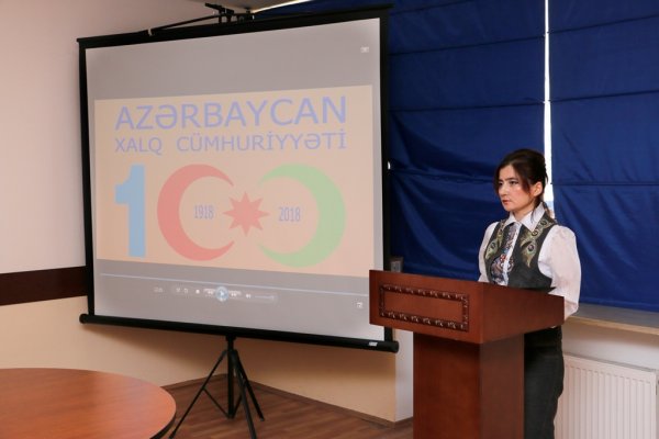 Sumqayıtda dəyirmi masa - FOTOLAR