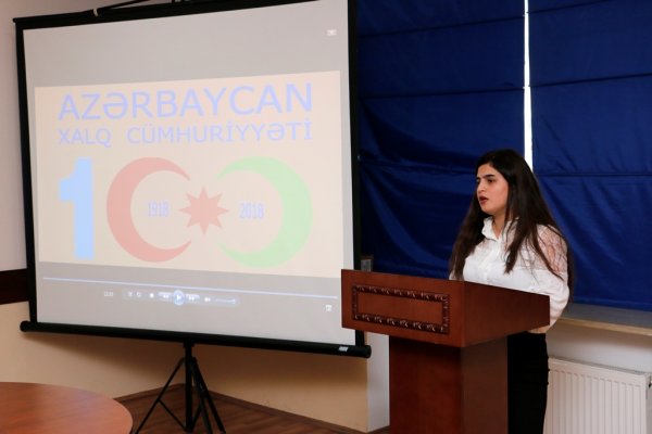 Sumqayıtda dəyirmi masa - FOTOLAR