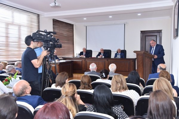 Sumqayıtın ilk fəlsəfə elmləri doktoru 90 yaşında: Onun həyat və fəaliyyəti gənclər üçün örnəkdir –VİDEO + FOTOLAR Sumqayıtın ilk fəlsəfə elmləri doktoru 90 yaşında: Onun həyat və fəaliyyəti gənclər üçün örnəkdir –VİDEO + FOTOLAR