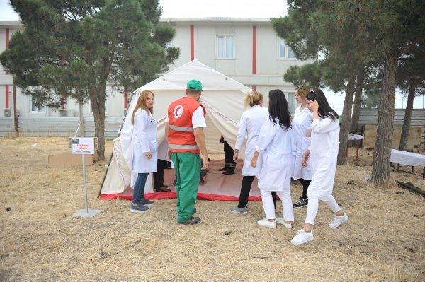 FHN Sumqayıt Regional Mərkəzi Bakı Mühəndislik Universitetində mülki müdafiə məşqi keçirmişdir FHN Sumqayıt Regional Mərkəzi Bakı Mühəndislik Universitetində mülki müdafiə məşqi keçirmişdir