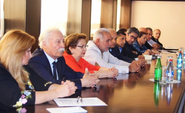 Muxtar Babayev İctimai Ekoloji Şuranın üzvləri ilə görüşüb - FOTO