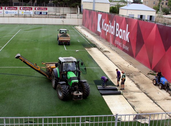 "Sumqayıt"a məxsus stadionda meydanın örtüyünün dəyişdirilmə prosesinə başlanılıb "Sumqayıt"a məxsus stadionda meydanın örtüyünün dəyişdirilmə prosesinə başlanılıb