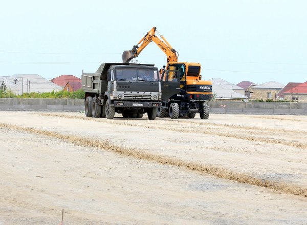 "Sumqayıt"a məxsus stadionda meydanın örtüyünün dəyişdirilmə prosesinə başlanılıb "Sumqayıt"a məxsus stadionda meydanın örtüyünün dəyişdirilmə prosesinə başlanılıb