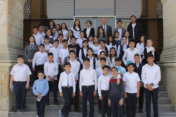 Bakı məktəbliləri Sumqayıtda tur-aksiyada - FOTOLAR Bakı məktəbliləri Sumqayıtda tur-aksiyada - FOTOLAR