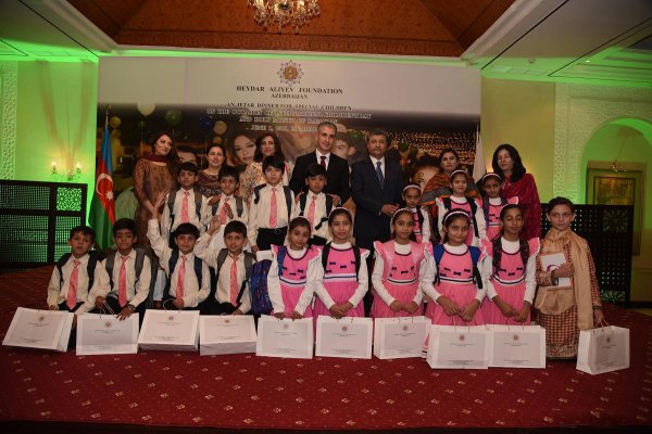 Heydər Əliyev Fondu Pakistanda xüsusi qüsurlu uşaqlar üçün iftar verdi - FOTO Heydər Əliyev Fondu Pakistanda xüsusi qüsurlu uşaqlar üçün iftar verdi - FOTO