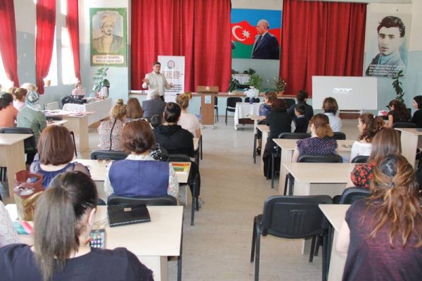 Sumqayıtda "Uşaqlar və insan alveri: vəziyyət,müdafiə vasitələri və metodlar" - FOTOLAR