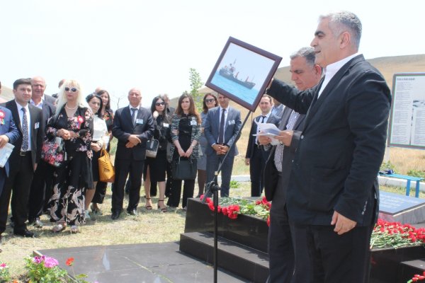 Xızı rayonunda Mikayıl Müşfiqin 110 illik yubileyi ilə bağlı tədbir keçirilib - FOTOLAR
