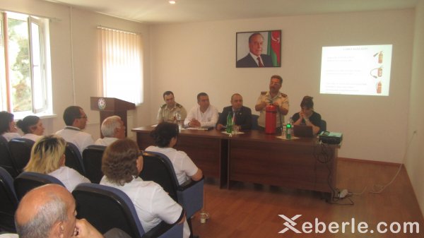 Sumqayıt şəhər Uşaq Xəstəxanasında yanğın təhlükəsizliyi qaydaları mövzusunda tədbir keçirilib - FOTO
