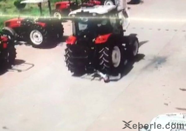Üç uşaq atasının faciəvi sonu:  traktorun altında qalaraq can verdi - VİDEO + FOTO