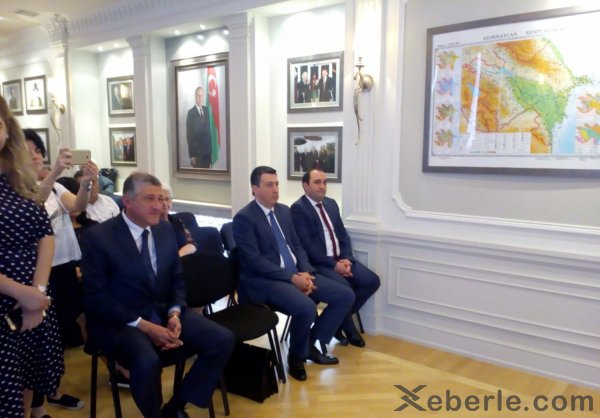 Fuad Muradov Gürcüstandakı azərbaycanlı ağsaqqallarla görüşüb