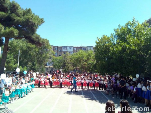 Bir Sumqayıt məktəbində - "Son zəng"dən REPORTAJ (FOTOLAR)