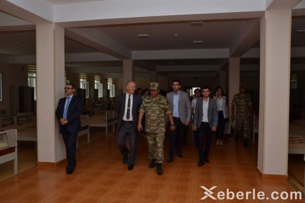 Sumqayıtın YAP-çı gəncləri hərbi hissədə - FOTO Sumqayıtın YAP-çı gəncləri hərbi hissədə - FOTO