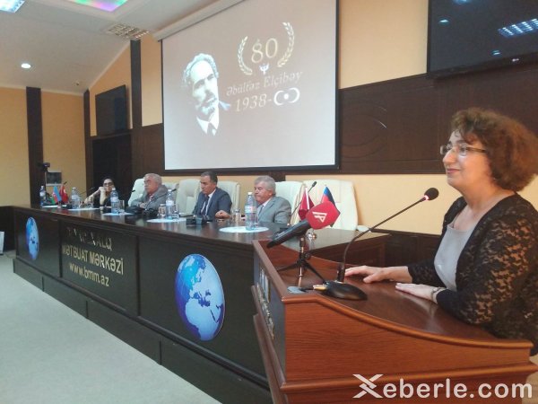 Əbülfəz Elçibəyin 80 illik yubileyi qeyd edildi - FOTOLAR Əbülfəz Elçibəyin 80 illik yubileyi qeyd edildi - FOTOLAR