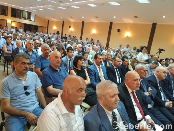 Əbülfəz Elçibəyin 80 illik yubileyi qeyd edildi - FOTOLAR Əbülfəz Elçibəyin 80 illik yubileyi qeyd edildi - FOTOLAR