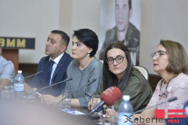 Aprel şəhidinə həsr olunmuş sənədli filmin təqdimatı keçirilib - FOTOLAR