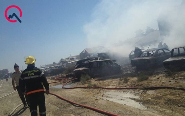 Bakıda cərimə meydançasında maşınlar yanır - İcra başçısı gəldi + Fotolar