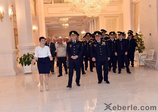 Sumqayıtda polis günü: fəxri fərmanlar, pul mükafatları... - FOTOLAR Sumqayıtda polis günü: fəxri fərmanlar, pul mükafatları... - FOTOLAR