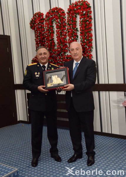 Sumqayıtda polis günü: fəxri fərmanlar, pul mükafatları... - FOTOLAR Sumqayıtda polis günü: fəxri fərmanlar, pul mükafatları... - FOTOLAR