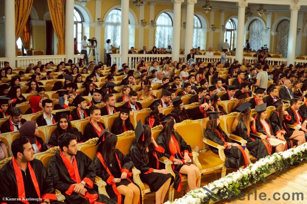 Qərbi Kaspi Universitetində təntənəli məzun günü - VİDEO +  FOTOLAR