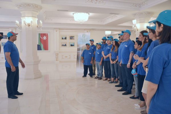 Sumqayıt bulvarında təmizlik aksiyası - FOTOLAR