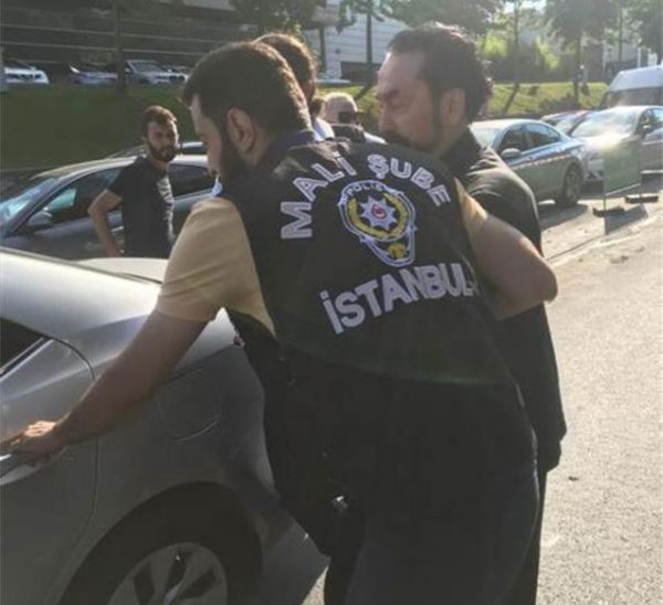 Adnan Oktar belə həbs olundu - FOTOLAR Adnan Oktar belə həbs olundu - FOTOLAR
