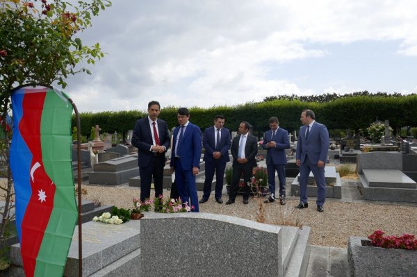 Fuad Muradov Parisdə diaspor üzvlərini həmrəy olmağa səsləyib - FOTOLAR 