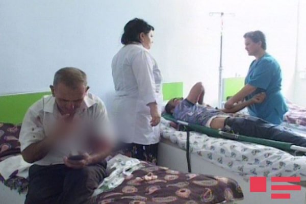 Ağdamda iki avtomobil toqquşub, 5 nəfər xəsarət alıb Ağdamda iki avtomobil toqquşub, 5 nəfər xəsarət alıb