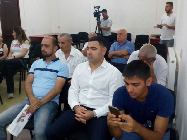 Gürcüstanda yaşayan azərbaycanlı gənclər imzatoplama kampaniyasına başlayıblar