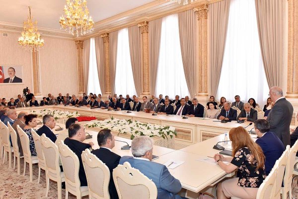 Sumqayıtda məmurlar hesabat verdi - Fotolar Sumqayıtda məmurlar hesabat verdi - Fotolar