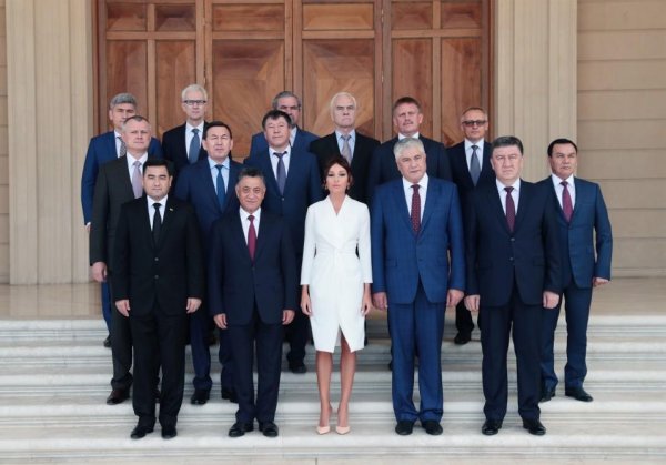 177 hüquqi şəxs, 710 əcnəbi... - Əliyeva faktları açıqladı