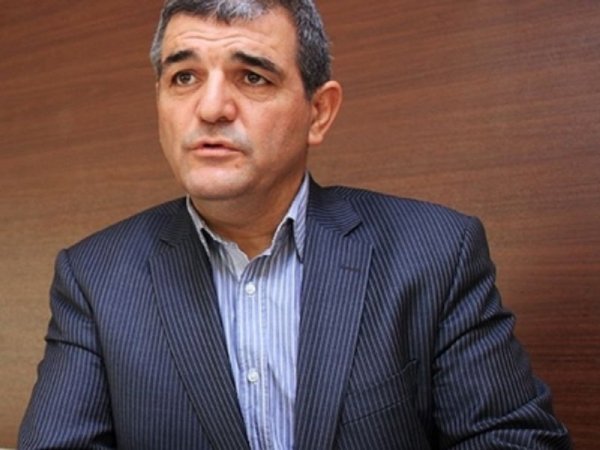 Deputatdan ərəblərlə bağlı İLGİNC AÇIQLAMA: "Onların təmizkar olmalarını istəyiriksə..." Deputatdan ərəblərlə bağlı İLGİNC AÇIQLAMA: "Onların təmizkar olmalarını istəyiriksə..."