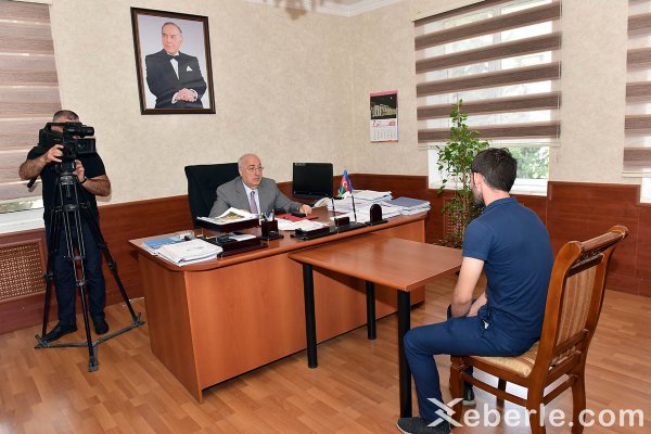 Zakir  Fərəcov sakinləri  dinlədi: bir sıra problemlər yerindəcə həll olundu - FOTOLAR