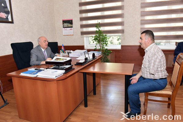 Zakir  Fərəcov sakinləri  dinlədi: bir sıra problemlər yerindəcə həll olundu - FOTOLAR
