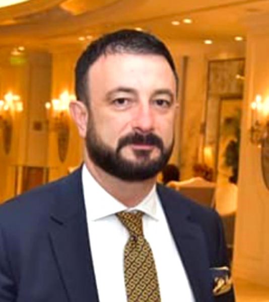Adnan Oktarın Azərbaycandakı adamının kimliyi açıqlandı (FOTO) Adnan Oktarın Azərbaycandakı adamının kimliyi açıqlandı (FOTO)