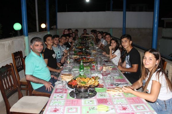 Sumqayıtın “ASAN” könüllüləri yay məktəbində -FOTOLAR