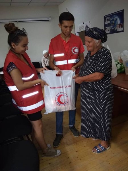 Sumqayıtda qocaları unutmadılar – FOTOLAR