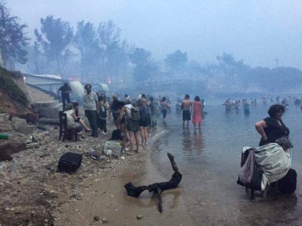 25 nəfər bir-birini qucaqlayıb yandı - Yanğın dəhşəti 25 nəfər bir-birini qucaqlayıb yandı - Yanğın dəhşəti