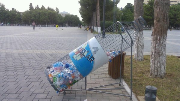 Sumqayıtda plastik butulkaları yerə atmayın, çünki... - FOTO