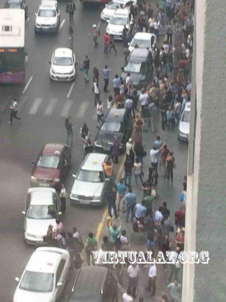 Bakıda “Caspian Plaza” yanır - FOTO Bakıda “Caspian Plaza” yanır - FOTO