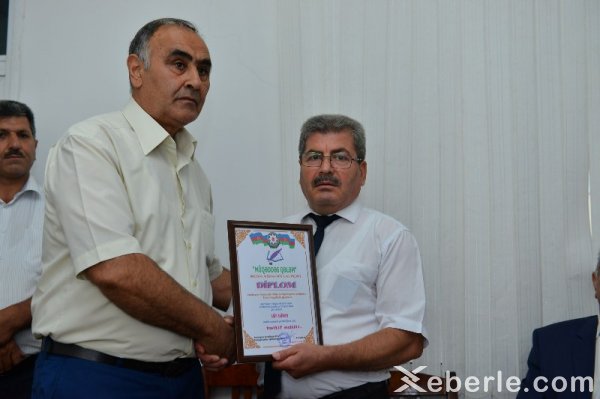 Sumqayıtda şair Əşrəf Veysəlli və bir qrup yazar mükafatlandırıldı - FOTOLAR