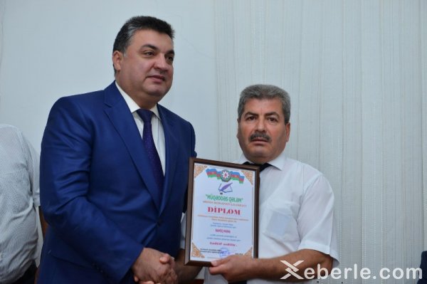 Sumqayıtda şair Əşrəf Veysəlli və bir qrup yazar mükafatlandırıldı - FOTOLAR