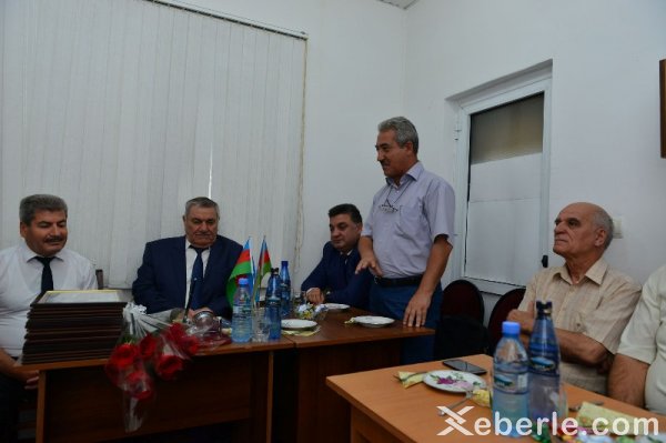 Sumqayıtda şair Əşrəf Veysəlli və bir qrup yazar mükafatlandırıldı - FOTOLAR