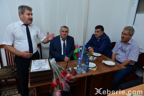 Sumqayıtda şair Əşrəf Veysəlli və bir qrup yazar mükafatlandırıldı - FOTOLAR