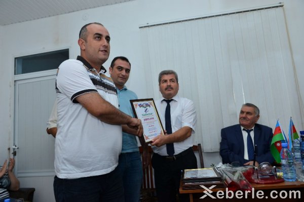 Sumqayıtda şair Əşrəf Veysəlli və bir qrup yazar mükafatlandırıldı - FOTOLAR
