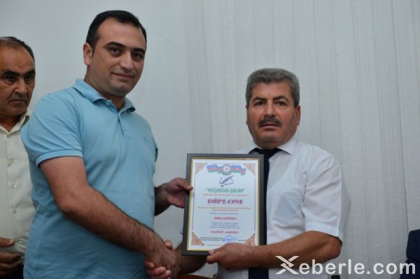 Sumqayıtda şair Əşrəf Veysəlli və bir qrup yazar mükafatlandırıldı - FOTOLAR