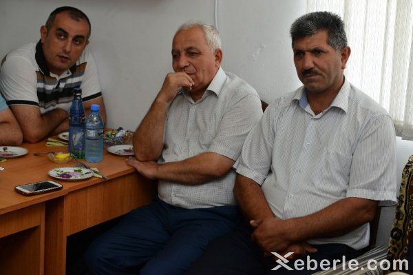 Sumqayıtda şair Əşrəf Veysəlli və bir qrup yazar mükafatlandırıldı - FOTOLAR