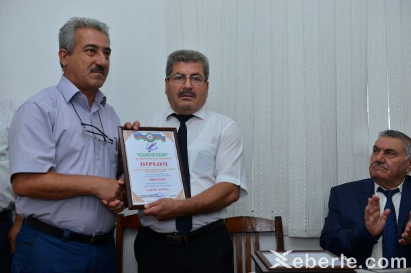 Sumqayıtda şair Əşrəf Veysəlli və bir qrup yazar mükafatlandırıldı - FOTOLAR