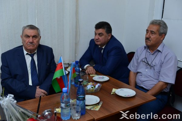 Sumqayıtda şair Əşrəf Veysəlli və bir qrup yazar mükafatlandırıldı - FOTOLAR