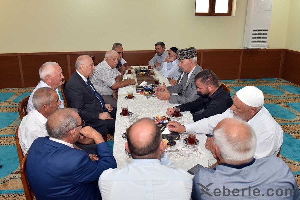 Zakir Fərəcov Corat məscidində oldu, qəsəbə sakinləri ilə görüşdü – FOTOLAR Zakir Fərəcov Corat məscidində oldu, qəsəbə sakinləri ilə görüşdü – FOTOLAR